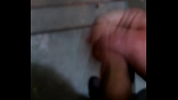 Mastubandome En Las Escaleras De Un Hotel