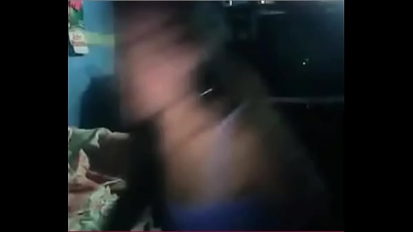 Ex De 18 Años Con Vestido Se Para Para Que Le Vean Las Piernas Y El Culo