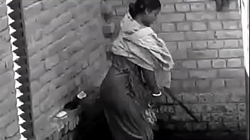 Esi Aurat Change Dress