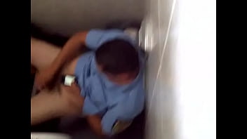 Policia De Córdoba (arg) Pajeandose Mientras Mira Porno (2)