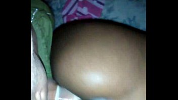 Pauzão Sendo Enfiado Na Bunda Da Novinha