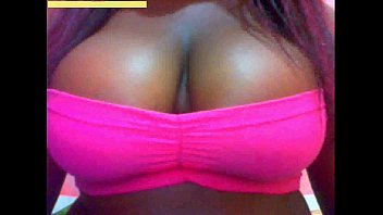 Ebony Show Big Tits And Big Pussy In Webcam