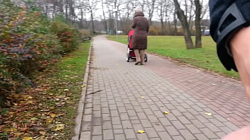 Flashing Cock Public.