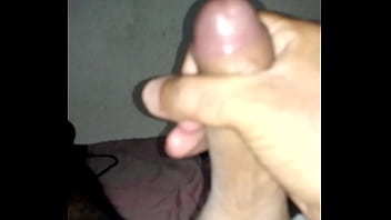 Batendo Uma Antes De Dormir..