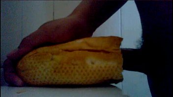 thủ d_m với bánh mì