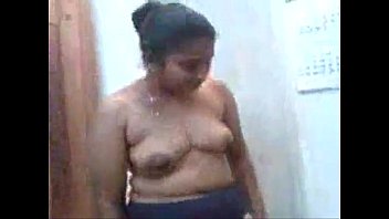 Hot Kamni Ke Choudi