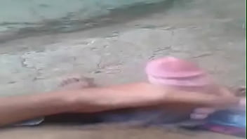 Batendo Punheta No Quintal