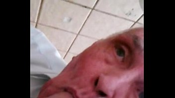 Pega__o Entre Coroas No Banheiro Publico Ii