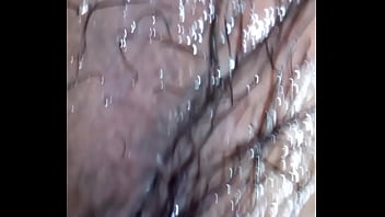 Bien Mojadita Despues De Un Trio