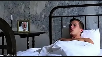 Padre Novinho Cacetudo Batendo Punheta No Convento