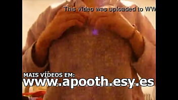 Novinha Mostrou Os Peitos Para O Amigo Pelo Skype