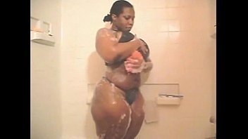 Mama Dria Phat Booty