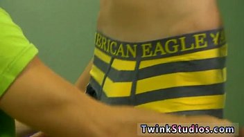 Free Gay Porn Tube Emo Jacobey London Loves To Keep His Hook-ups