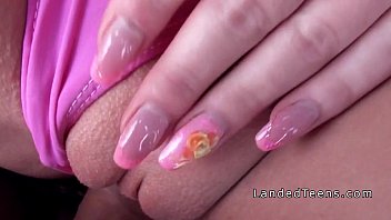 Teen Fucks In Pink Panties In Car