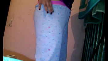 Tia Cachonda Me Manda Video, Quiere Que Le De X El Orto - Allexandra - Enigma