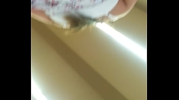 Sabrosas Nalgas Bajo Falda (upskirt)