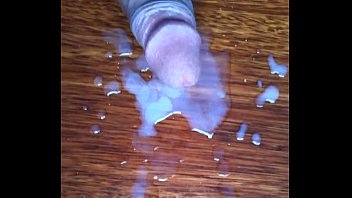 Punheta Gozando 05 Vezes.