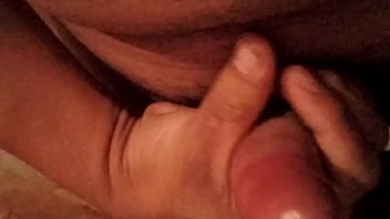 Yo Masturbandome, Tirando Semen