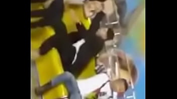 Culo Al Aire En El Tagadá.