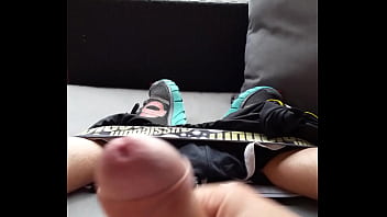 Aussie Outdoor Wank - Part 2 (the Cum Shot)