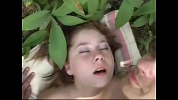 Amiguinhos Fazendo Um Picnik No Parque