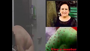 Espiando A Una Milf Latina ( Ecuador) Duchándose