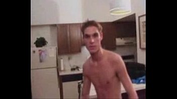 Cinco Meninos Gays Se Masturbando Juntinhos -