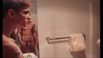 Meninos Gays Se Masturbando Na Maior Suruba -