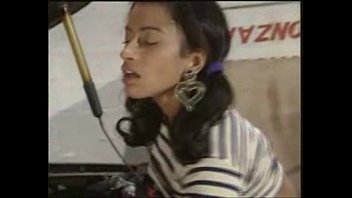 Gostosa Fazendo Um Grupal Com Chuck Norris