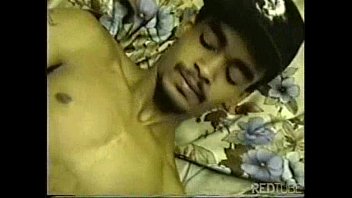 Sobrinho Gay Chupando O Pau Do Tio -