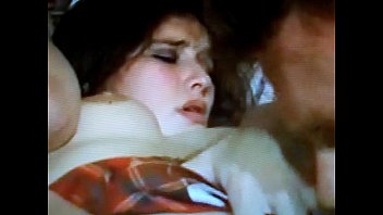 Convenci A Mi Esposa De Que Se Dejara Coger Por Nuestro Amigo