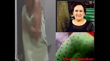 Espiando A Una Madura De Ecuador En La Regadera