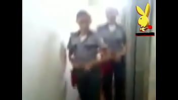 Mujeres Policias Uniformadas Y Echando Desmadre Mostrando Tanga