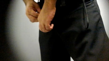 Segurança Do Supermercado Davo Banheirao Mijando