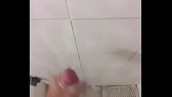 Batendo Uma Rápidinha No Banho - carnaval, gay, brasil, salvador, punheta, bahia - Video 5380981