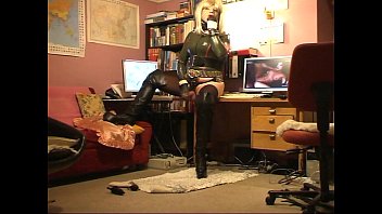 Roxina2008gagandfuckmenow040808xxxl