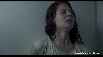 Jenna Thiam - Les Revenants S01E07 (2012)