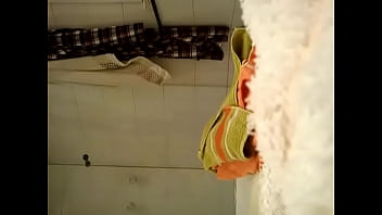 Gordinha Tomando Banho