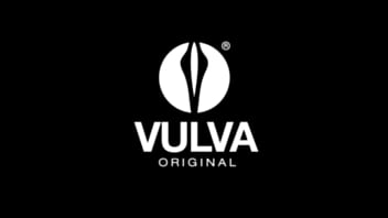 Who Wants To Smell Her Dirty Pussy At Home? - pussy, juice, vagina, vaginal, sweaty, scent, muschi, original, smell, sniffing, vulva, aroma, fragr - Video 5405555