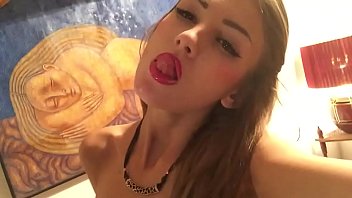 Huge Dildo Gives Pretty Teen Orgasm