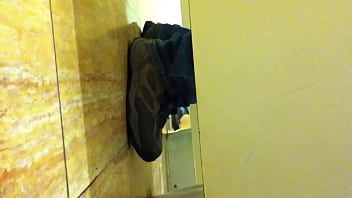 Pillado Mirando Por El Agujerito