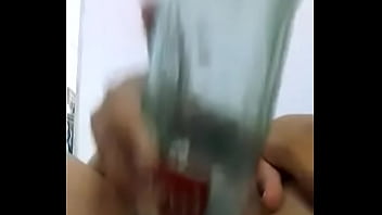 Mi Novia Masturbándose Connbotella De Coca