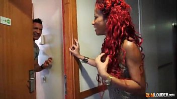 Negra Cachonda En Español