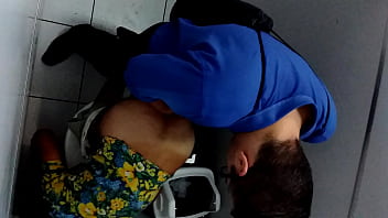 Flagra De Banheiro-fodendo Antes De Ir Trampo