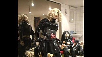 Roxina2007latexsuitgurlandpump080207xl