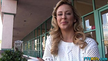 Milf Vibrates Pussy Pov