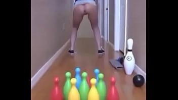Rubia Se Mete Bolas Por Culo