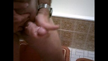 Eiersalat Mit Viel Sahne Und Klobürste Clip0660