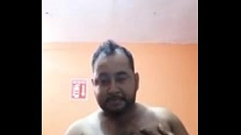 Macho Masturbandoce En El Taller