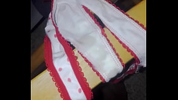 Ua Corridita Con Las Tanga De La Hermana De Mi Amigo